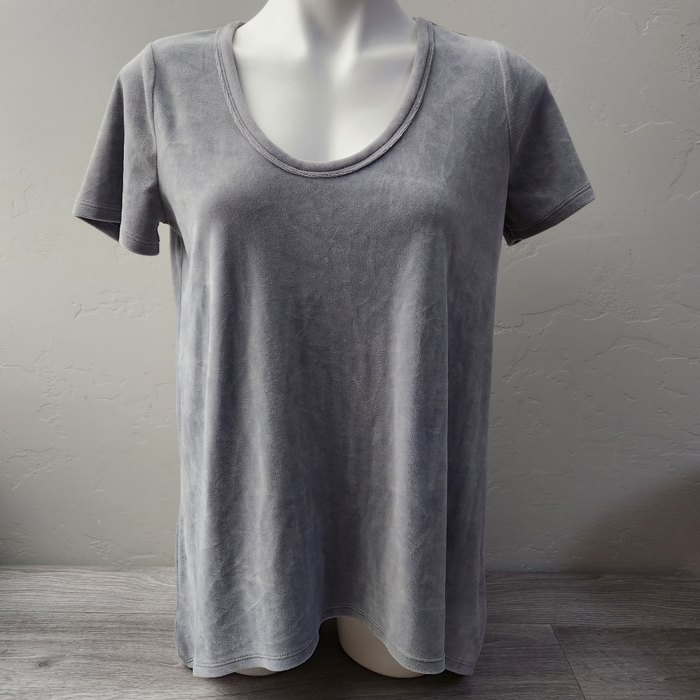 Love Fire Gray Velvet Top Size M Sharkbite Hem Scoop Neck Short Sleeve Smooth